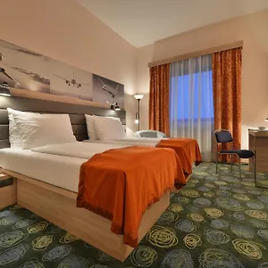 Ramada Airport Hotel Praga